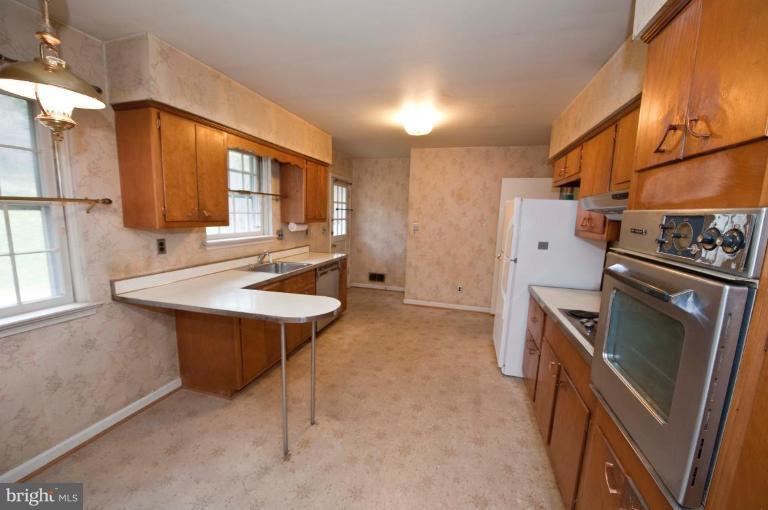 5014 Sangamore Road Bethesda, MD 20816 - Photo 22 of 27 Kitchen #2