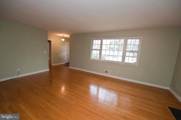 5014 Sangamore Road Bethesda, MD 20816 - Photo 5 of 27 Living Room #2