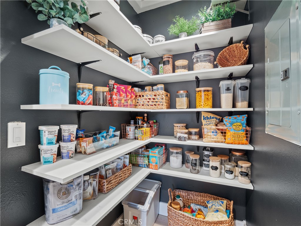 28331 Royal Road Castaic, CA 91384 - Photo 13 of 35 Pantry
