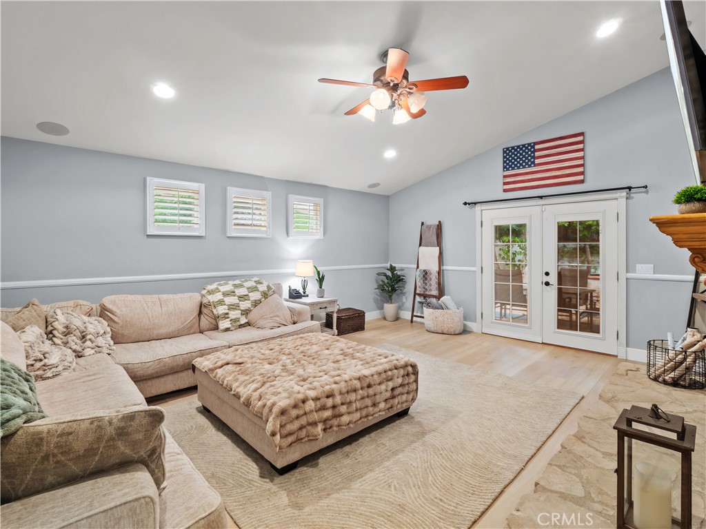 28331 Royal Road Castaic, CA 91384 - Photo 18 of 35