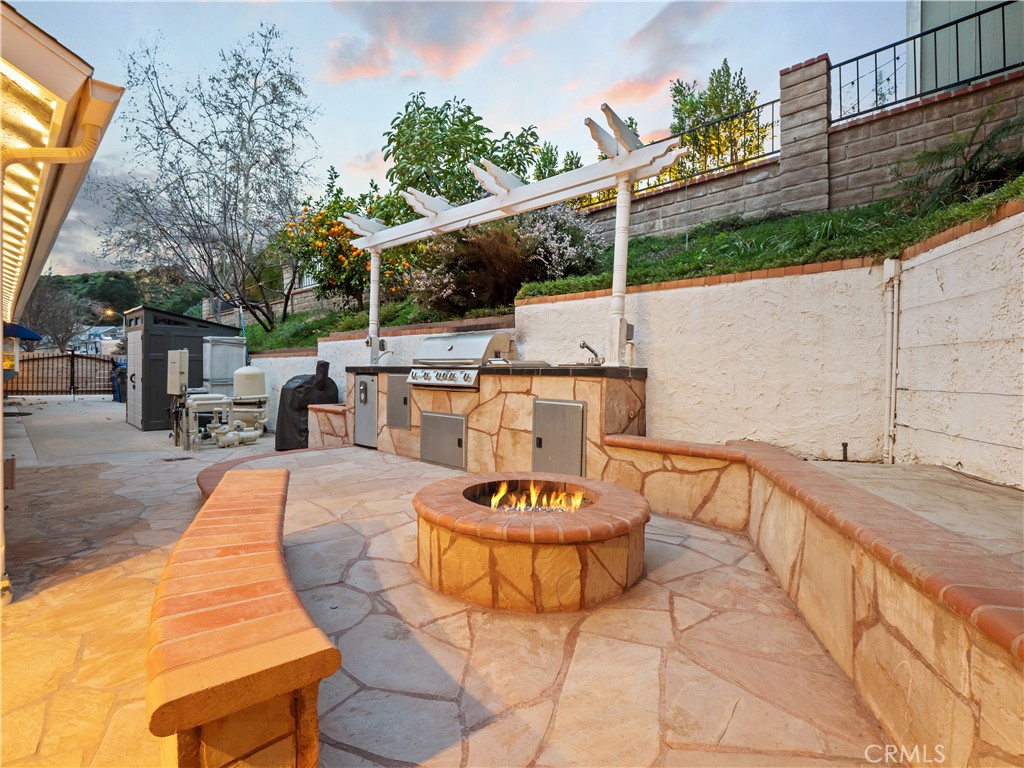 28331 Royal Road Castaic, CA 91384 - Photo 26 of 35 Firepit