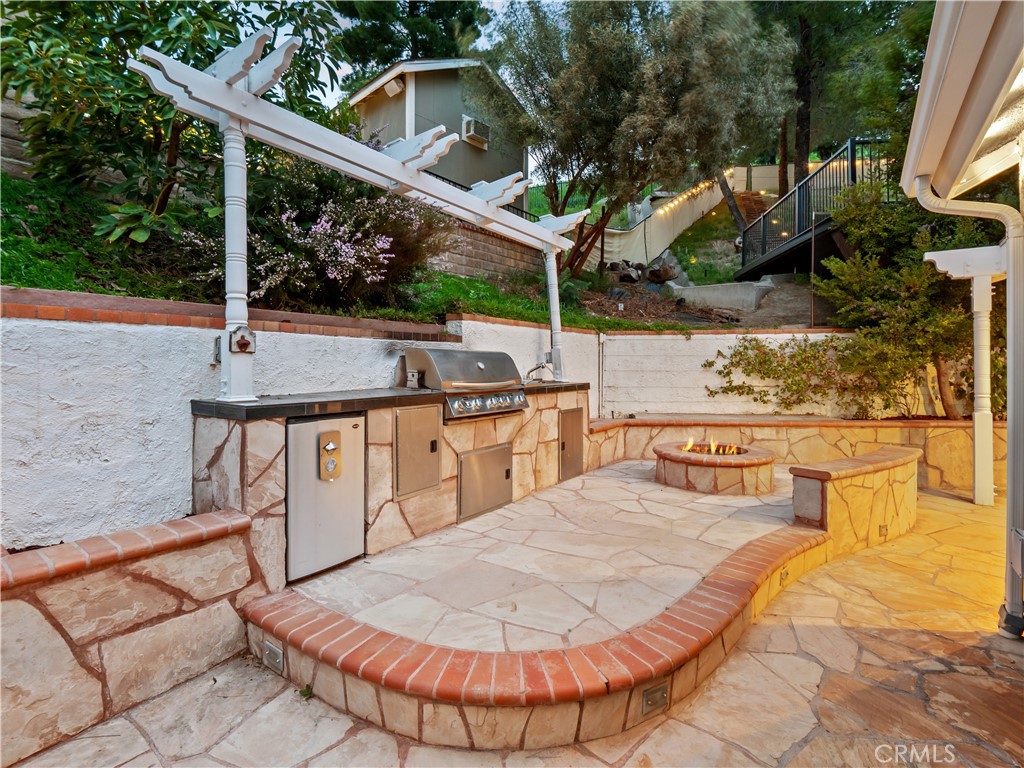 28331 Royal Road Castaic, CA 91384 - Photo 27 of 35 BBQ Area