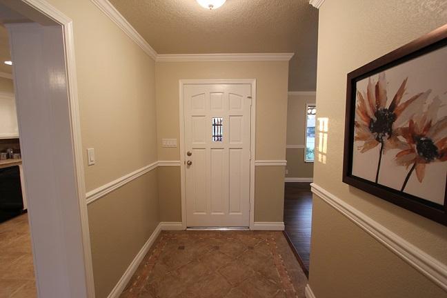 1762 North Hope Avenue Reedley, CA 93654 - Photo 2 of 21 ENTRY WITH TILE FLOORS