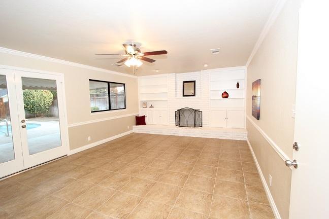 1762 North Hope Avenue Reedley, CA 93654 - Photo 4 of 21 GREAT ROOM