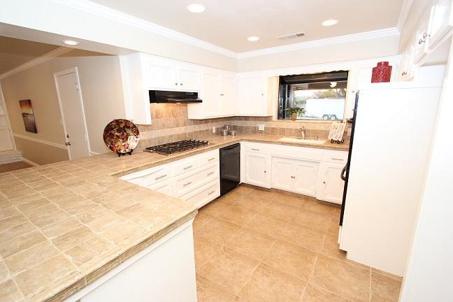 1762 North Hope Avenue Reedley, CA 93654 - Photo 6 of 21 KITCHEN WITH GAS COOKTOP, DISHWASHER & DOUBLE OVENS