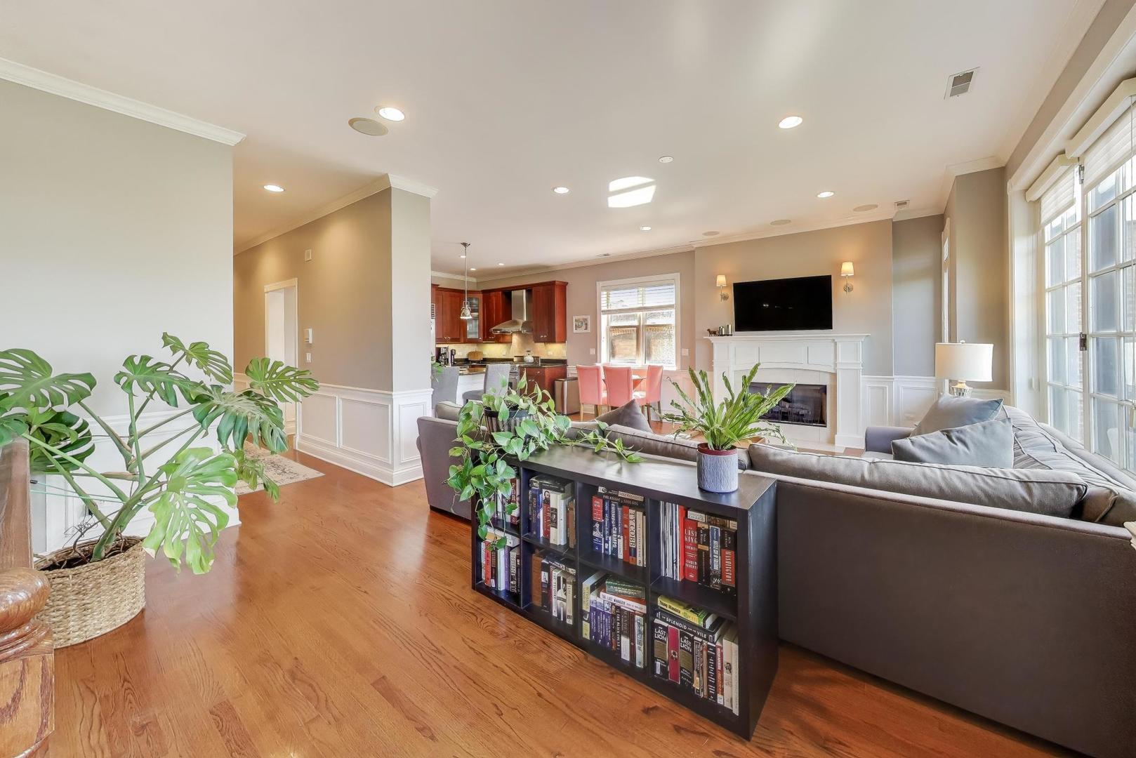 1131 West Grace Street, Unit 3 Chicago, IL 60613 - Photo 7 of 27