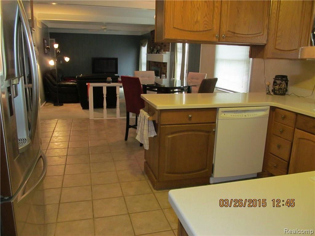 25601 Branchaster Road Farmington Hills, MI 48336 - Photo 6 of 23