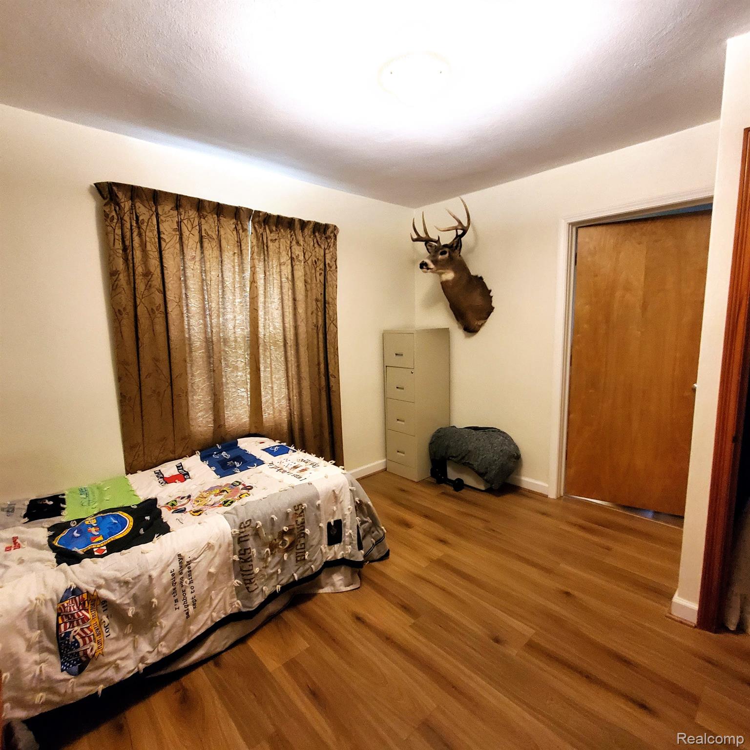 1008 Adams Road Burton, MI 48509 - Photo 17 of 41 Gallery Image 17