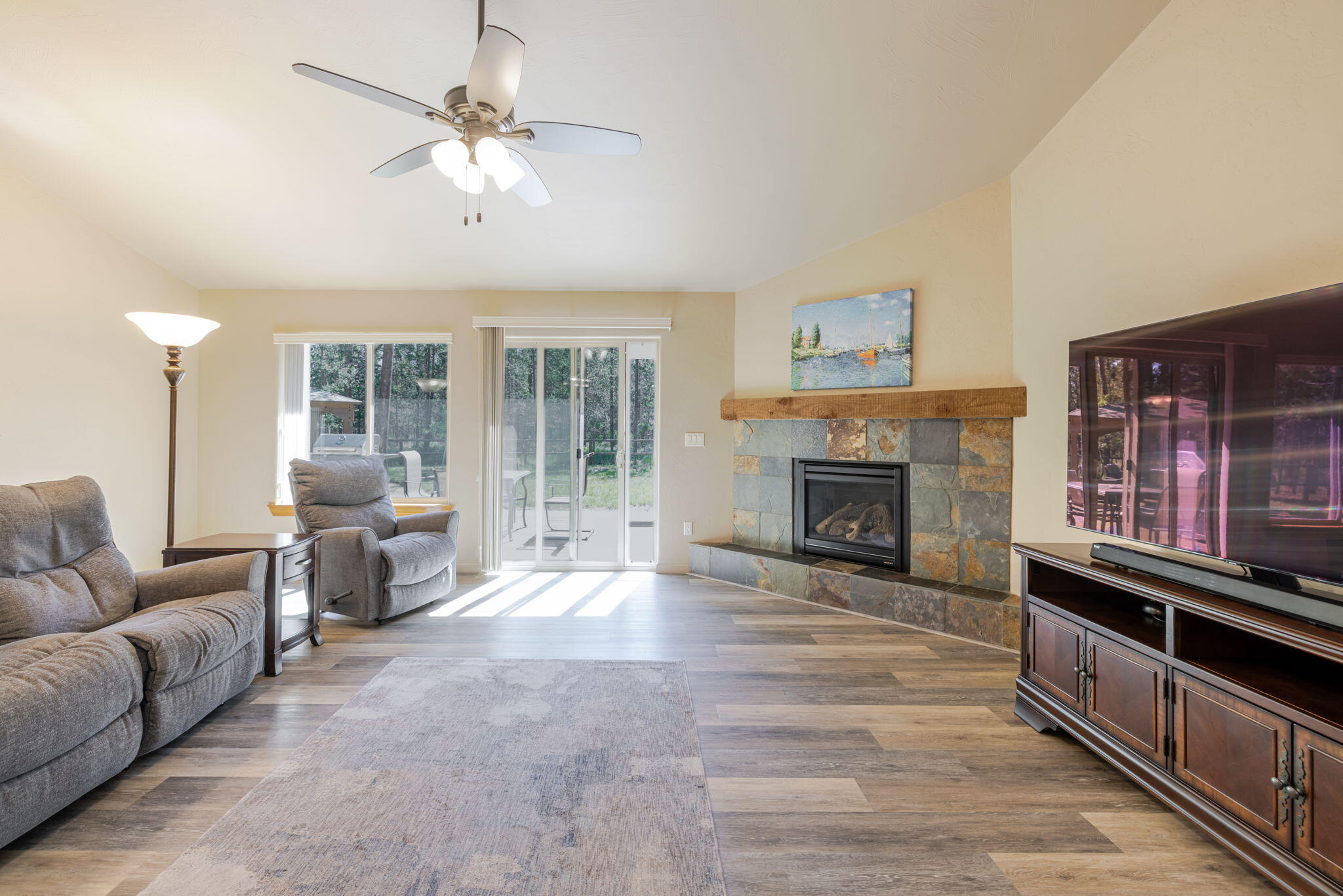 56162 Sandpiper Road Bend, OR 97707 - Photo 5 of 42 05