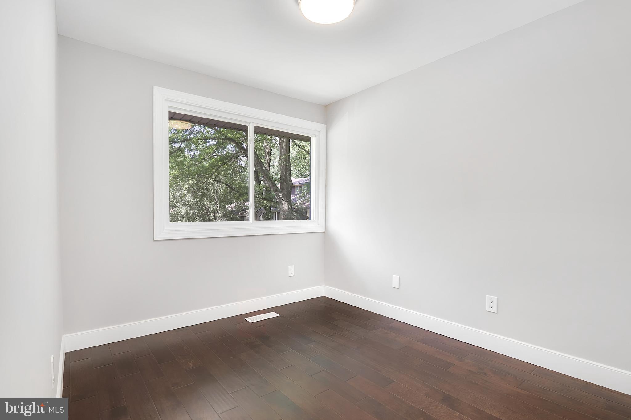 12138 Captiva Court Reston, VA 20191 - Photo 24 of 35 Gallery Image 24