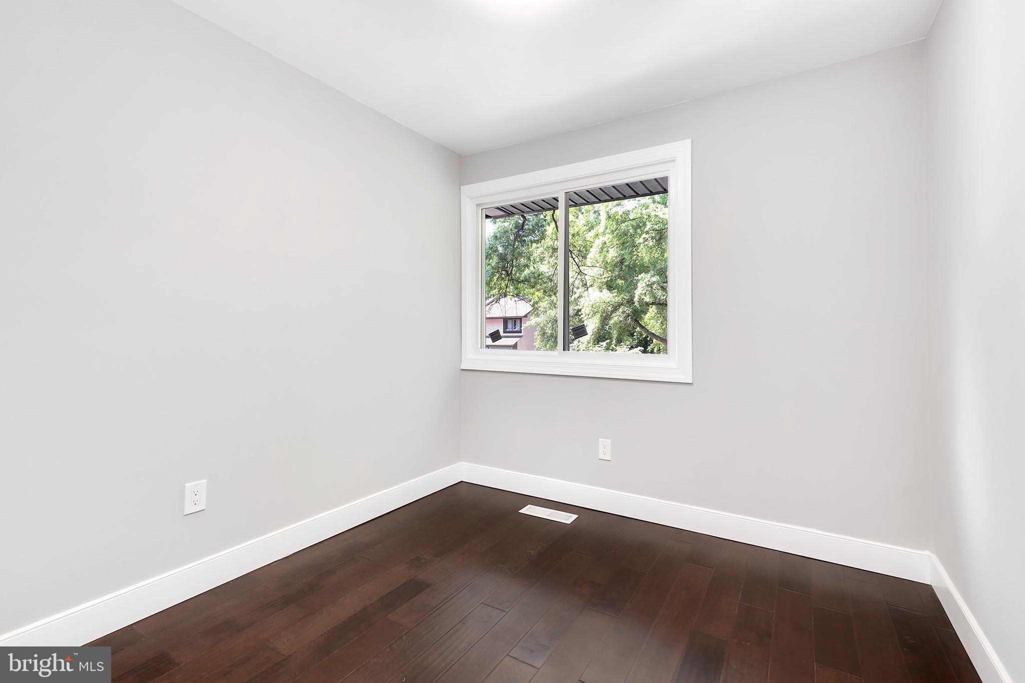 12138 Captiva Court Reston, VA 20191 - Photo 26 of 35 Gallery Image 26