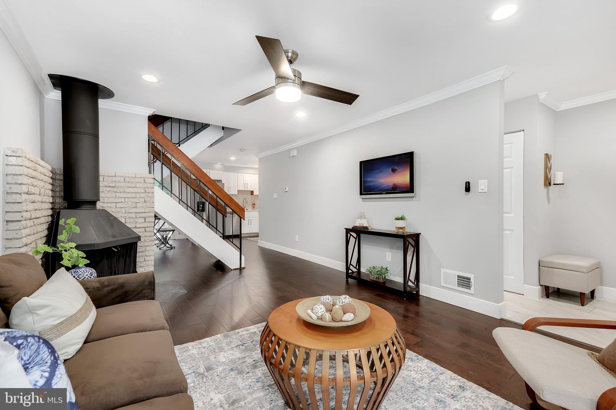 12138 Captiva Court Reston, VA 20191 - Photo 6 of 35 Gallery Image 6