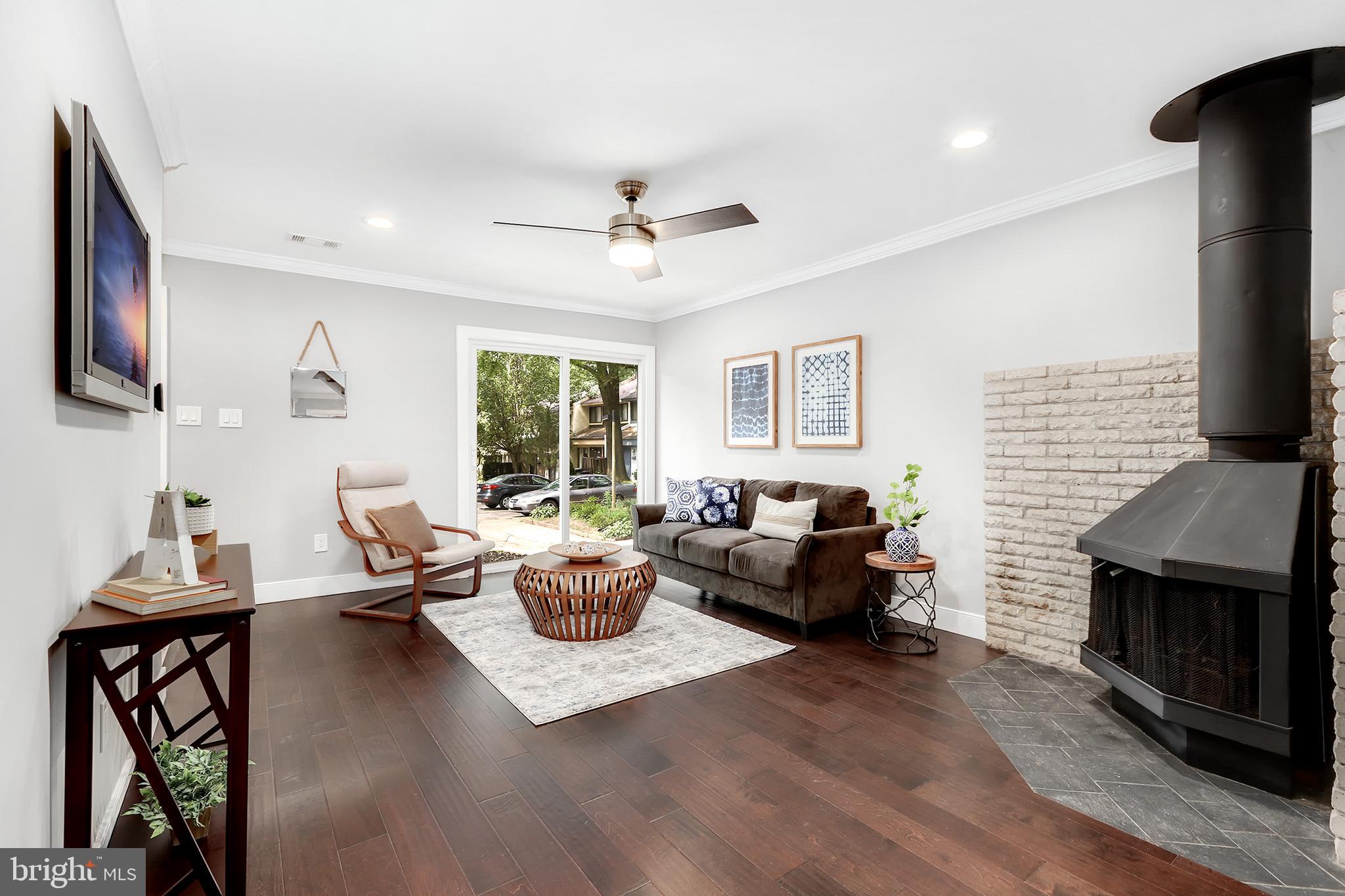 12138 Captiva Court Reston, VA 20191 - Photo 8 of 35 Gallery Image 8