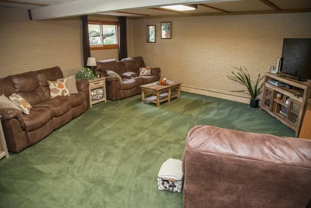 $399,900 | 1103 Hillcrest Road, Black Earth, WI 53515