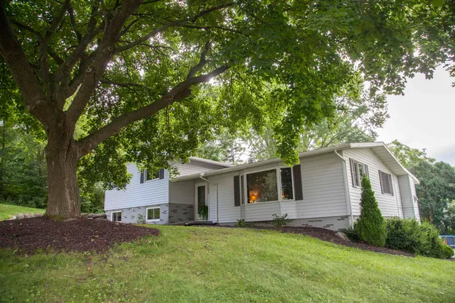 $399,900 | 1103 Hillcrest Road, Black Earth, WI 53515