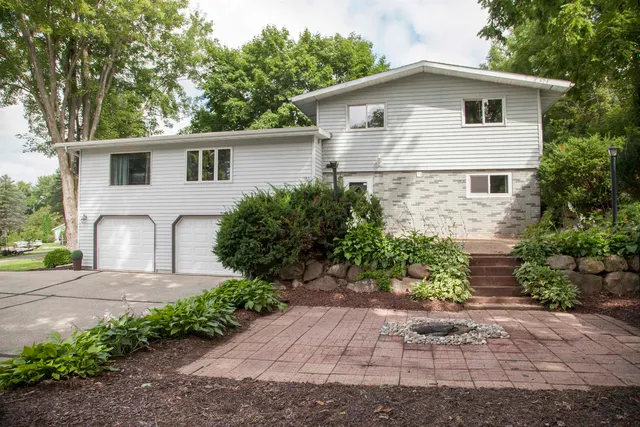 $399,900 | 1103 Hillcrest Road, Black Earth, WI 53515