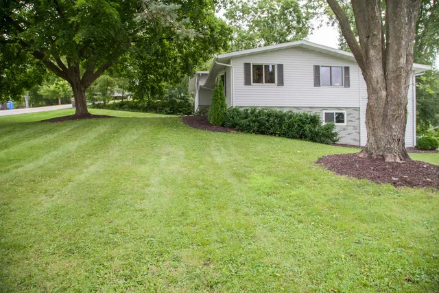 $399,900 | 1103 Hillcrest Road, Black Earth, WI 53515