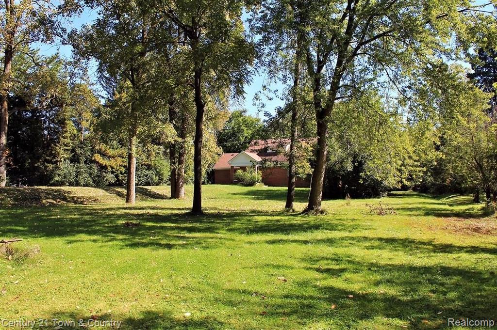 31011 Pear Ridge Farmington Hills, MI 48334 - Photo 7 of 53