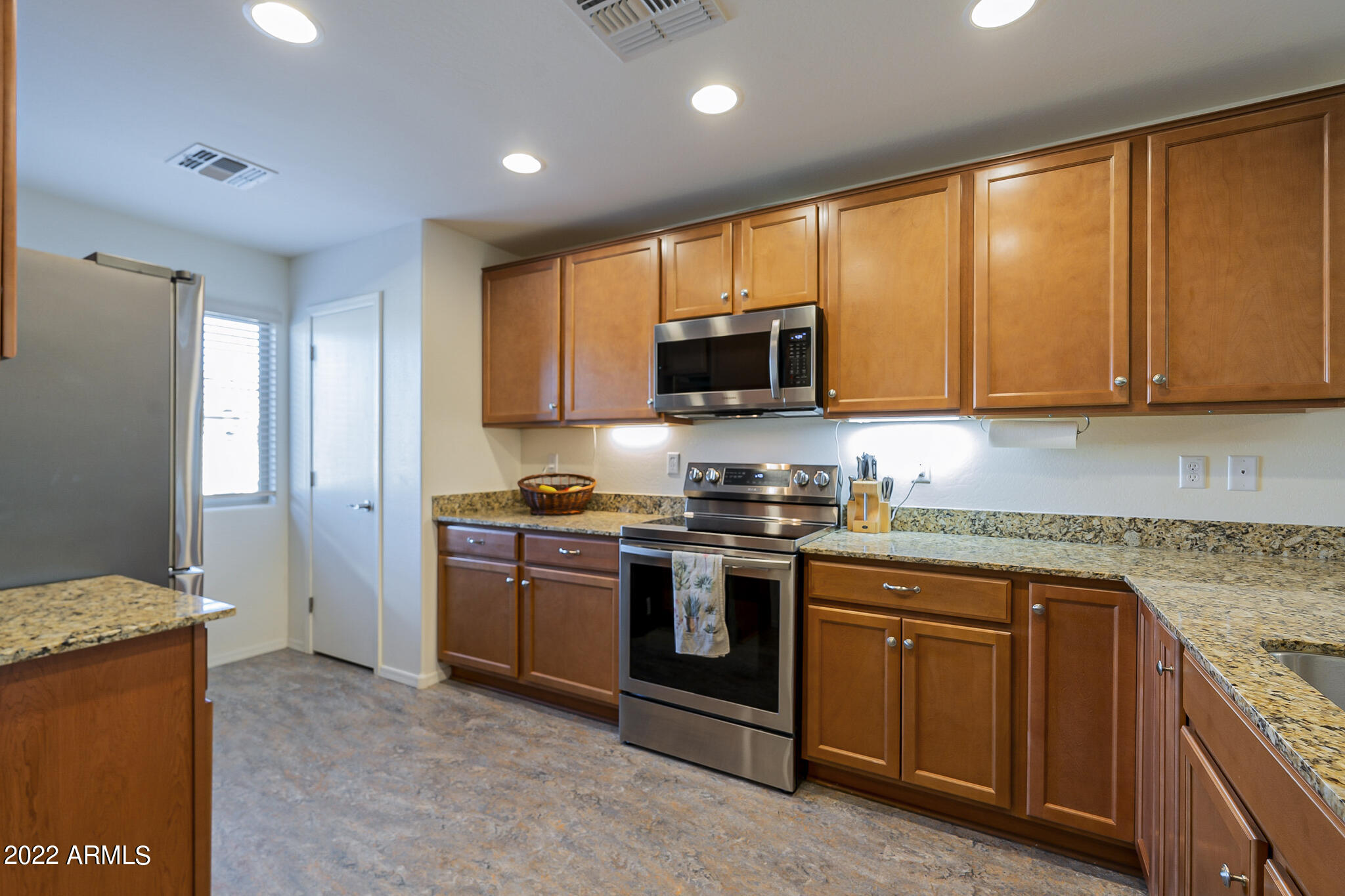 1804 South Hayley Road Apache Junction, AZ 85119 - Photo 17 of 49 KITCHEN