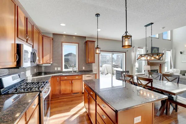 $700,000 | 2105 Pembina Lane, Shakopee, MN 55379