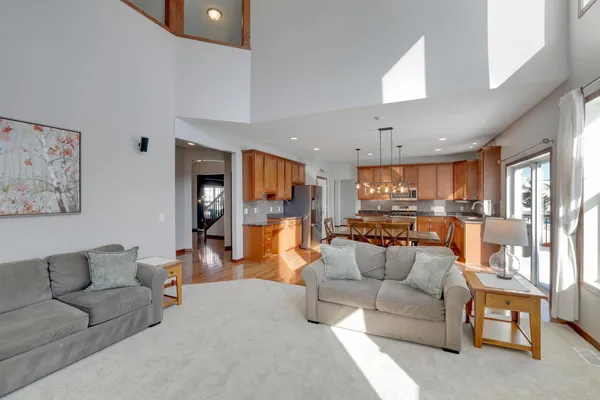 $700,000 | 2105 Pembina Lane, Shakopee, MN 55379