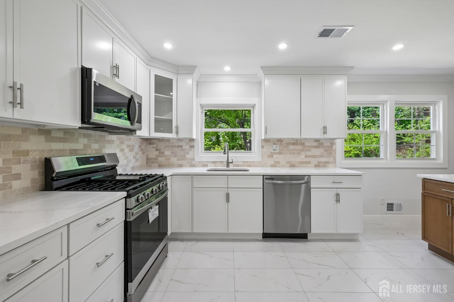 16 Hershey Road East Brunswick, NJ 08816 - Photo 13 of 50