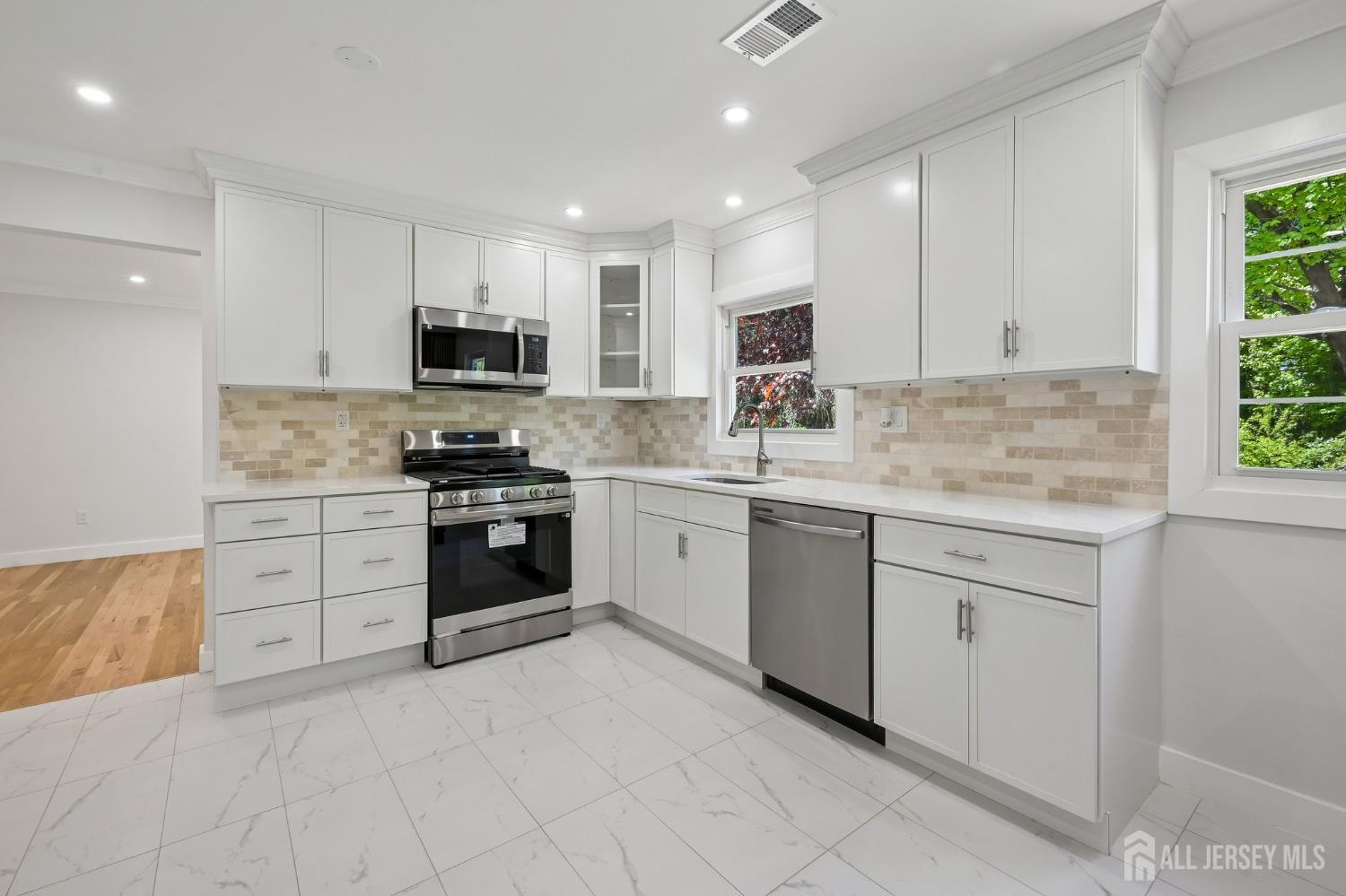 16 Hershey Road East Brunswick, NJ 08816 - Photo 14 of 50