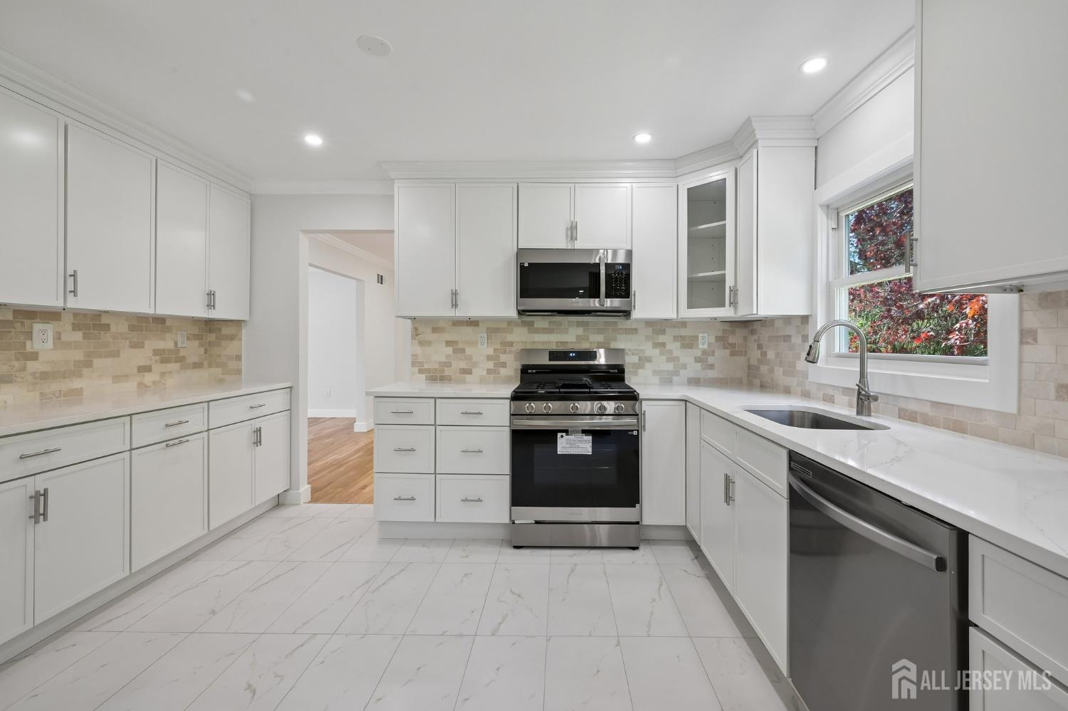16 Hershey Road East Brunswick, NJ 08816 - Photo 15 of 50
