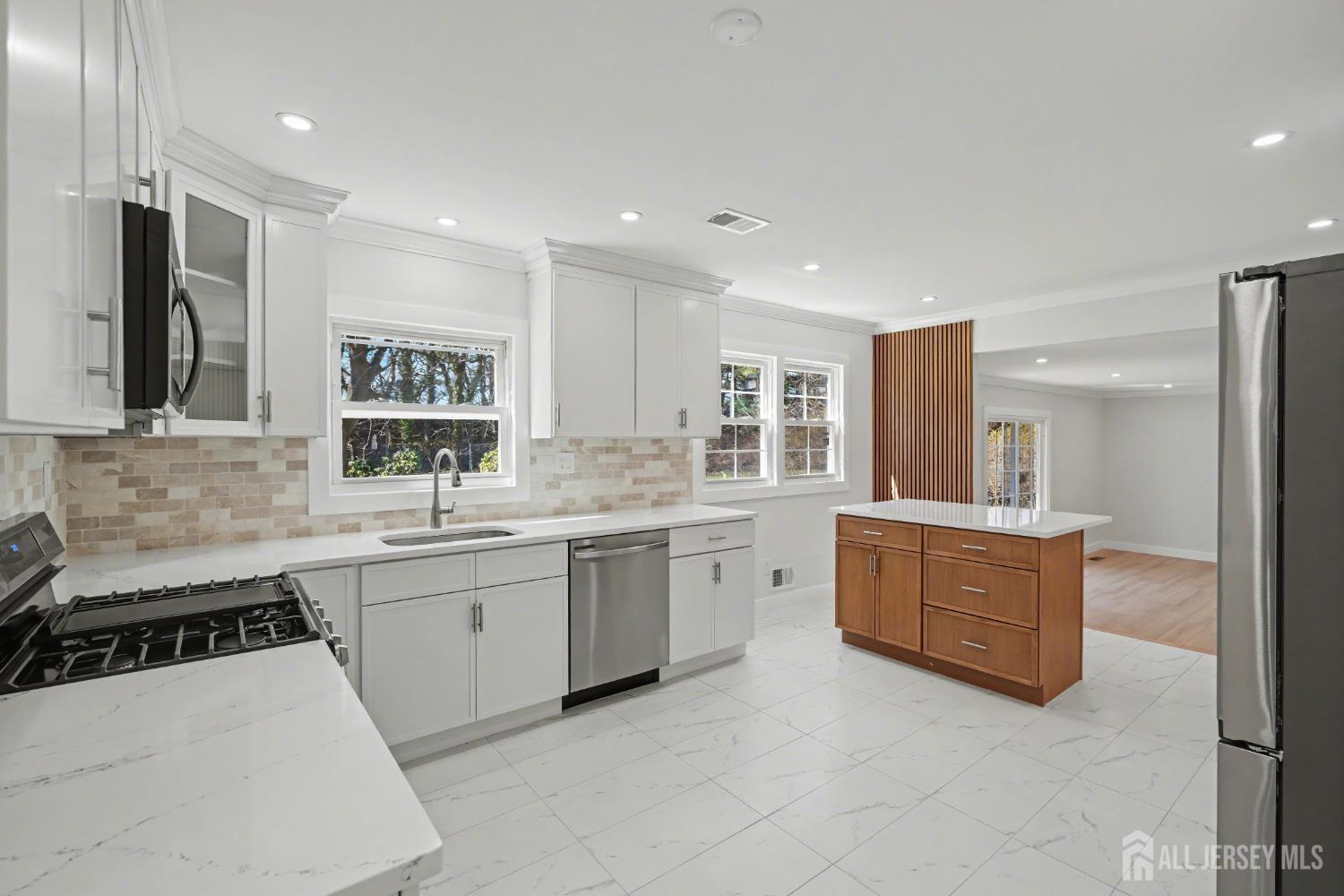 16 Hershey Road East Brunswick, NJ 08816 - Photo 15 of 59