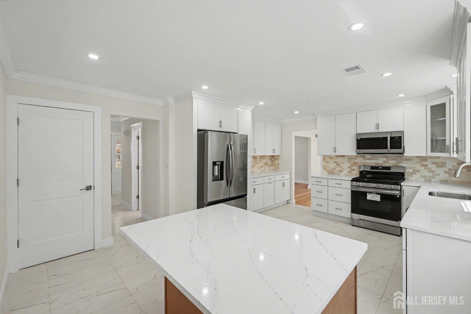 16 Hershey Road East Brunswick, NJ 08816 - Photo 20 of 59