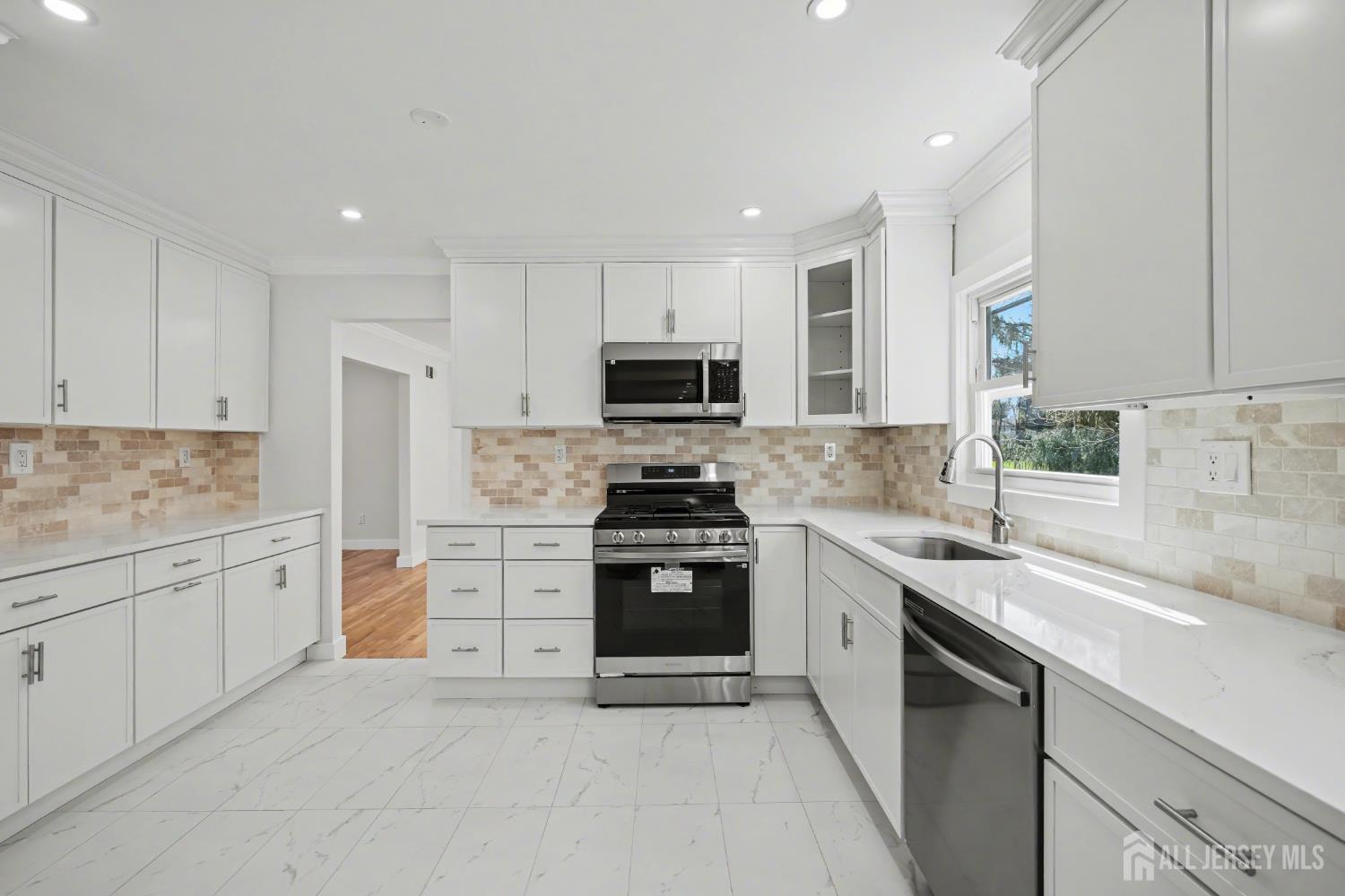 16 Hershey Road East Brunswick, NJ 08816 - Photo 22 of 59