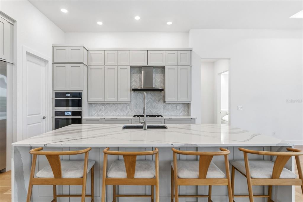 7982 Redonda Loop Bradenton, FL 34202 - Photo 3 of 46