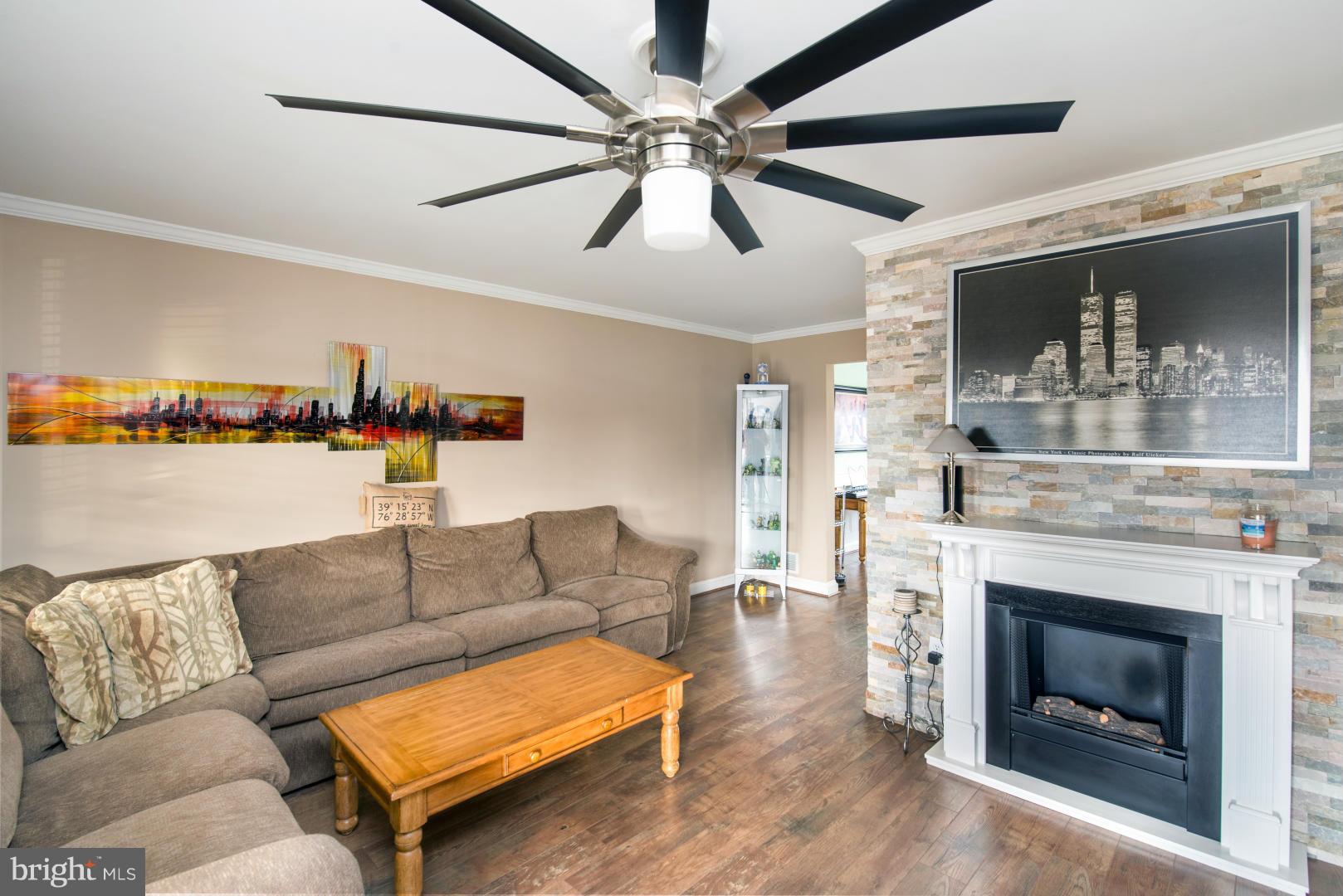 1905 Quentin Road Baltimore, MD 21222 - Photo 3 of 25 Living Room