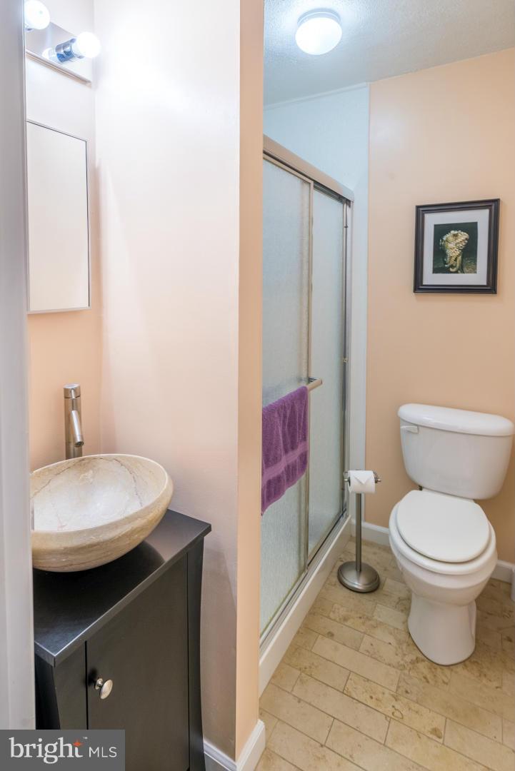 1905 Quentin Road Baltimore, MD 21222 - Photo 7 of 25 Bath