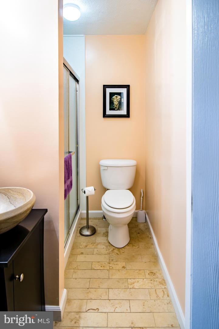 1905 Quentin Road Baltimore, MD 21222 - Photo 8 of 25 Bath
