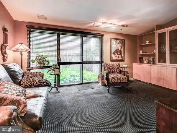 $300,000 | 25 Saddle Court, Unit H, Baltimore, MD 21208