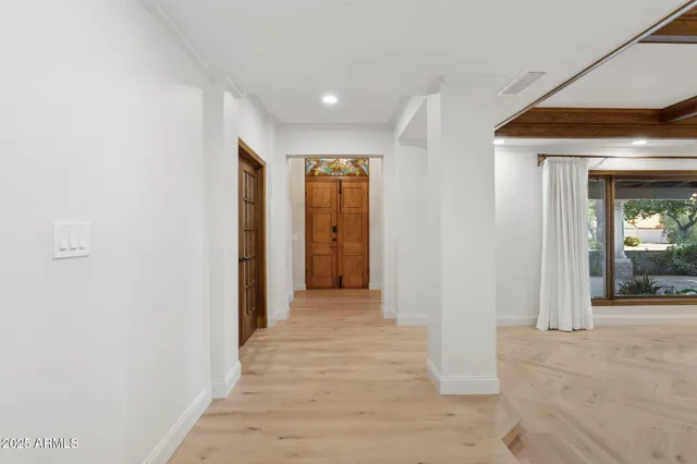 $1,950,000 | 230 West Morten Avenue, Phoenix, AZ 85021