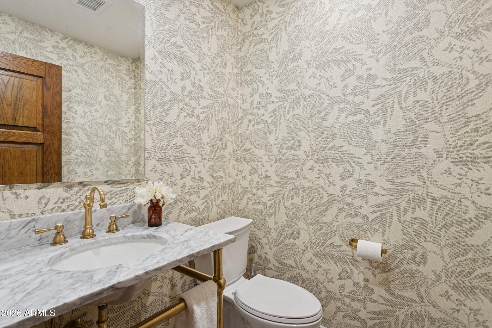 230 West Morten Avenue Phoenix, AZ 85021 - Photo 20 of 69 Powder room morten-ave