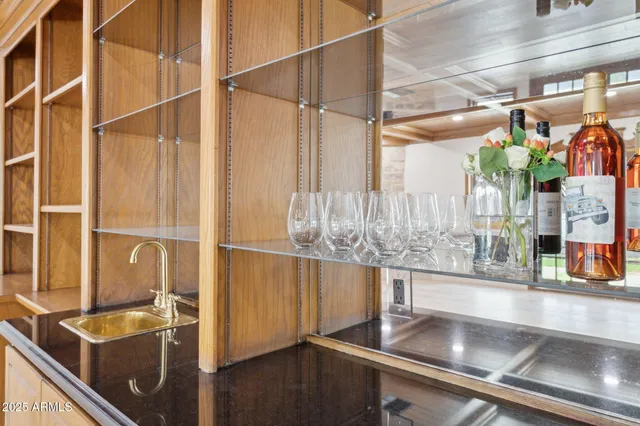 $1,950,000 | 230 West Morten Avenue, Phoenix, AZ 85021