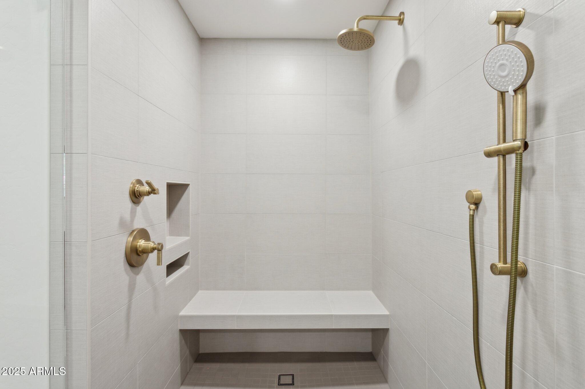 230 West Morten Avenue Phoenix, AZ 85021 - Photo 43 of 69 Primary shower