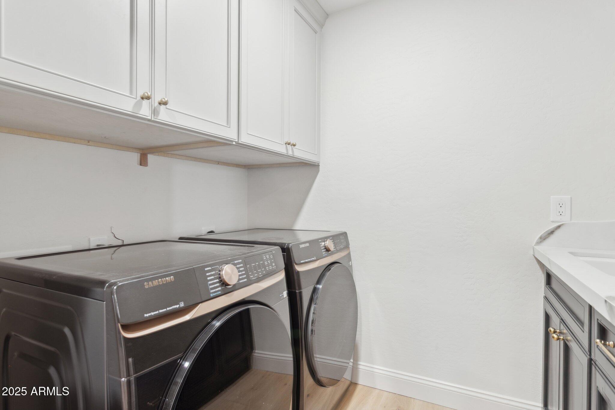 230 West Morten Avenue Phoenix, AZ 85021 - Photo 56 of 69 High end washer and dryer