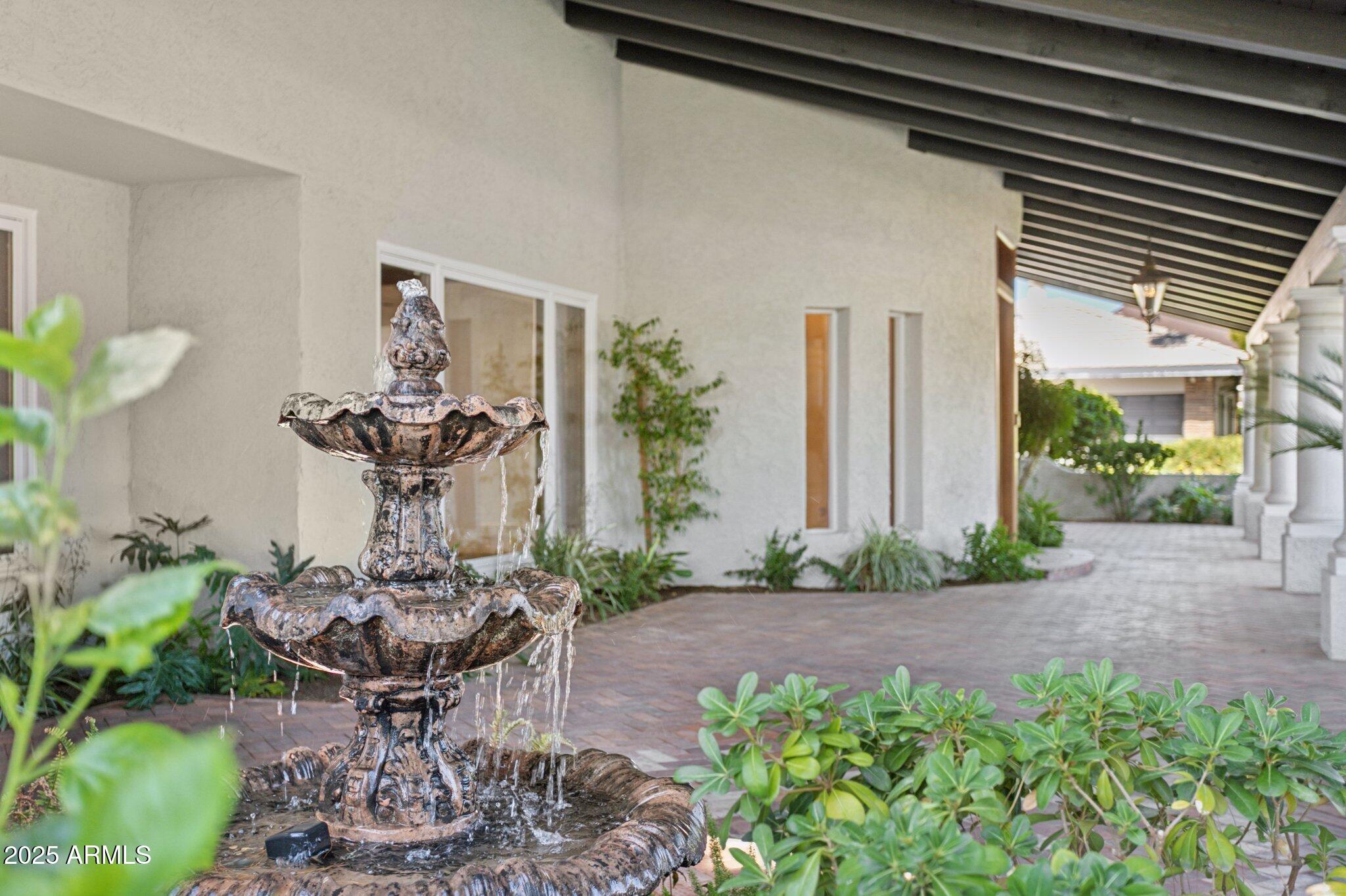 230 West Morten Avenue Phoenix, AZ 85021 - Photo 6 of 69 Peaceful foutain