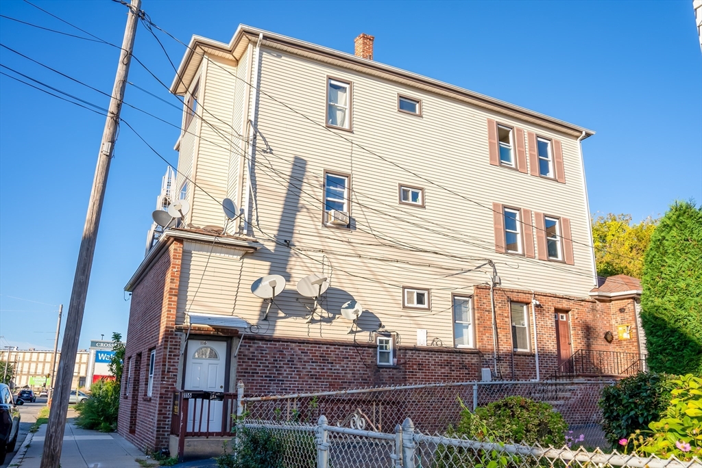 118 Jefferson Street Fall River, MA 02721 - Photo 2 of 34 a front view of a building