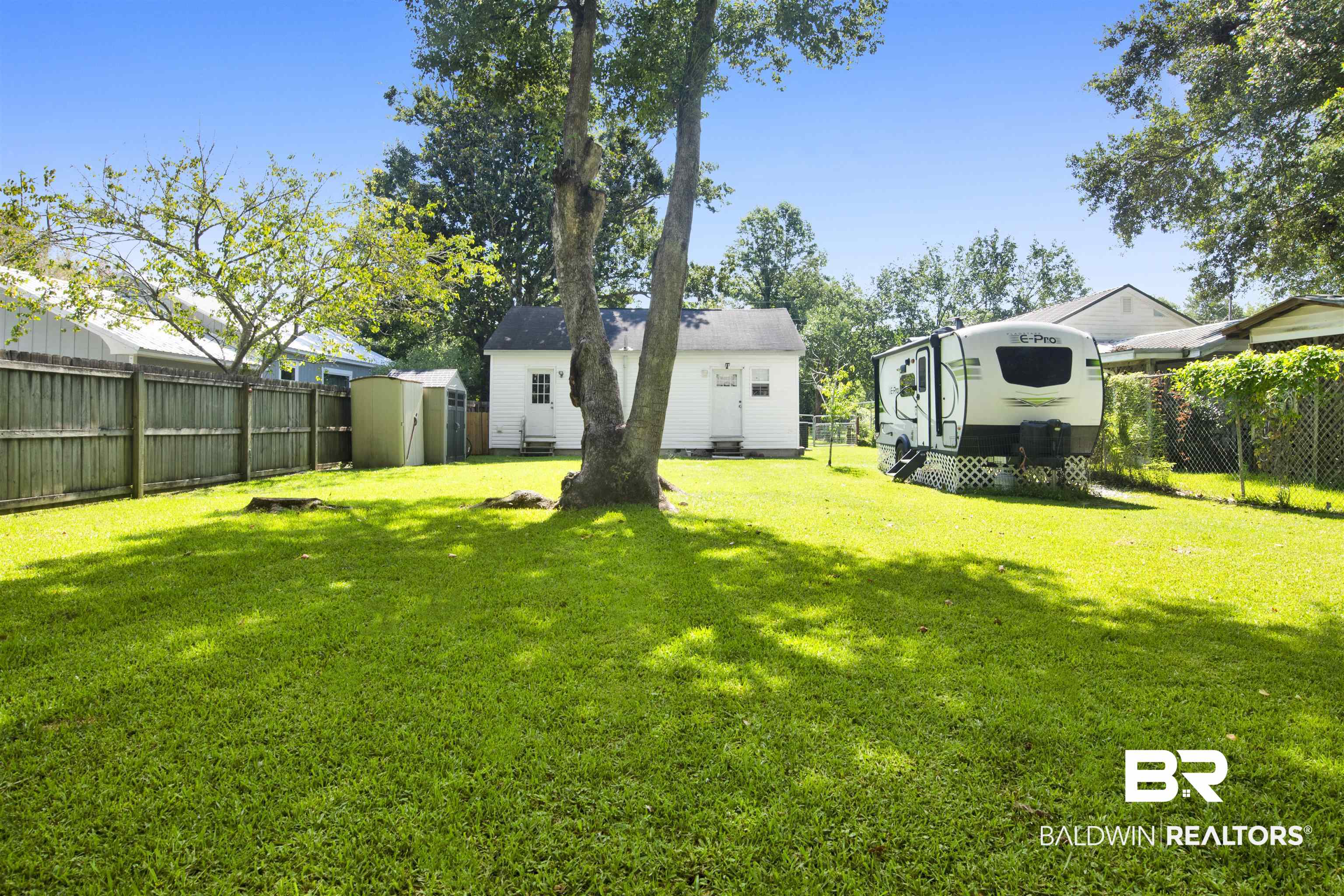 403 North Pine Street Foley, AL 36535 - Photo 7 of 26