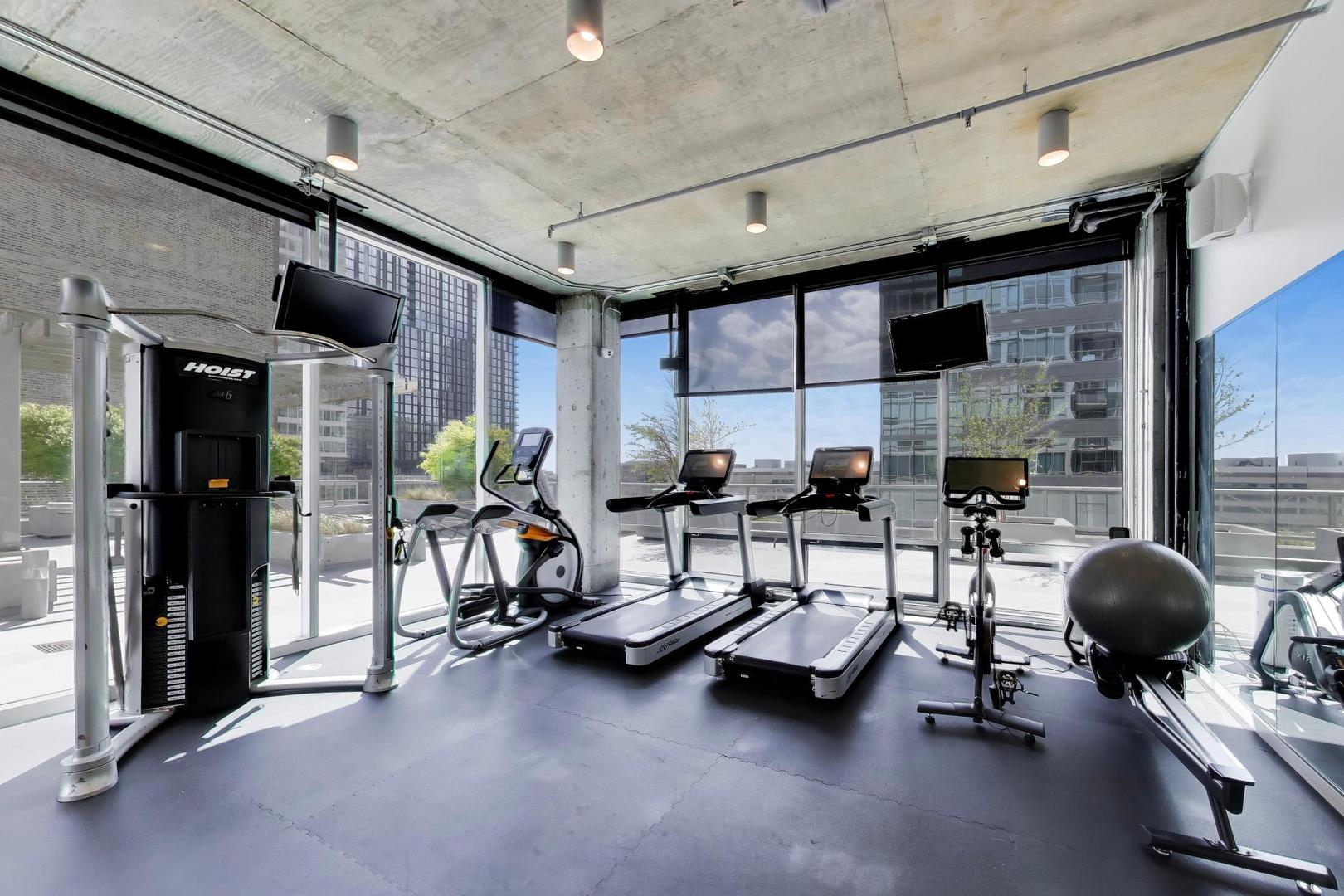 611 South Wells Street, Unit 2204 Chicago, IL 60607 - Photo 26 of 33