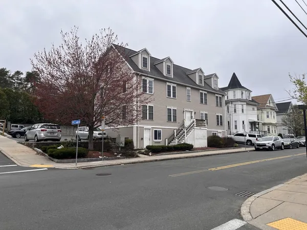 $3,300 | 242 Park Avenue, Unit 5, Revere, MA 02151