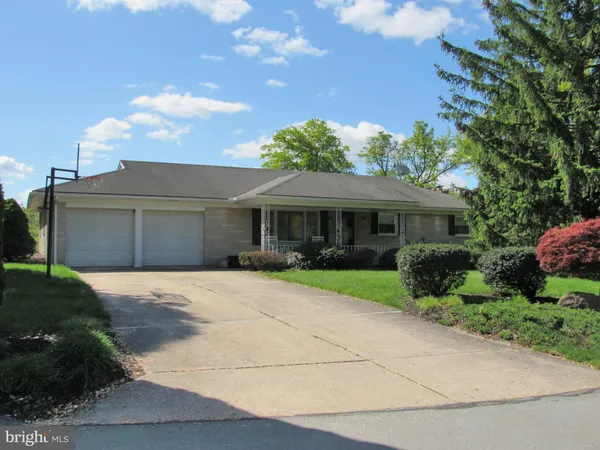 $270,900 | 2013 Black Oak Drive, Red Lion, PA 17356
