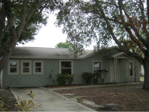 2804 Locksley Road Melbourne, FL 32935 - Photo 1 of 12 Primary Photo