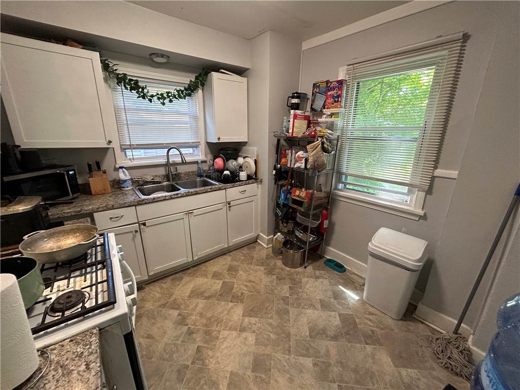 411 Cottage Street Rochester, NY 14611 - Photo 15 of 27