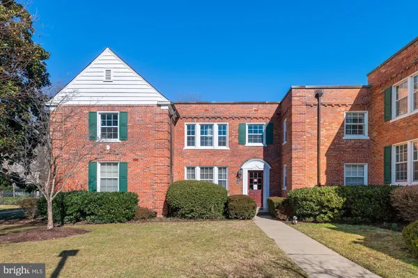 $1,950 | 1817 Queens Lane, Unit 2161, Arlington, VA 22201
